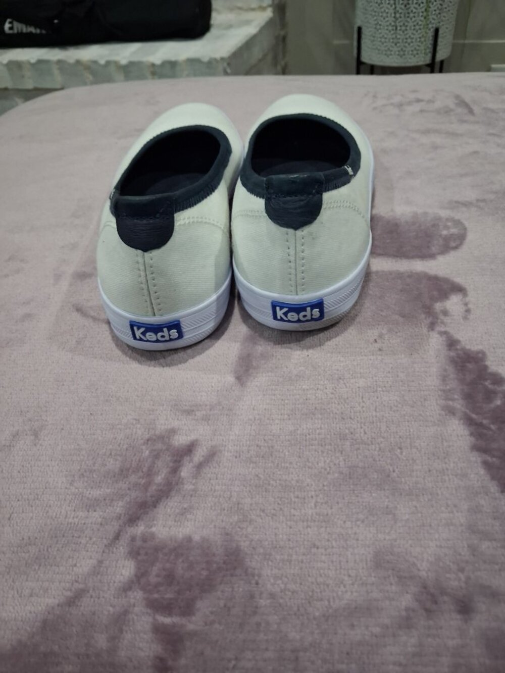 KEDS WHITE Slip-Ons size 9 - Picture 3 of 4